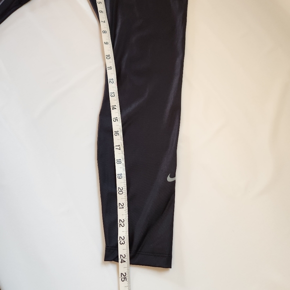 Ladies Dri Fit Nike Leggings Size M - Picture 9 of 9